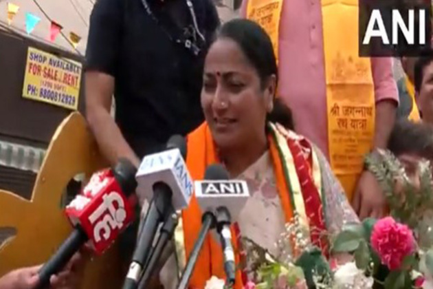 Delhi CM Rekha Gupta joins Jagannath Rath Yatra in Kamla Nagar, celebrated unity and spiritual strength
