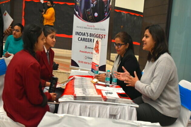 CareerGuide organizes a Mega Career Fair at Presidium School for 2500 students seeking career counseling and college admissions