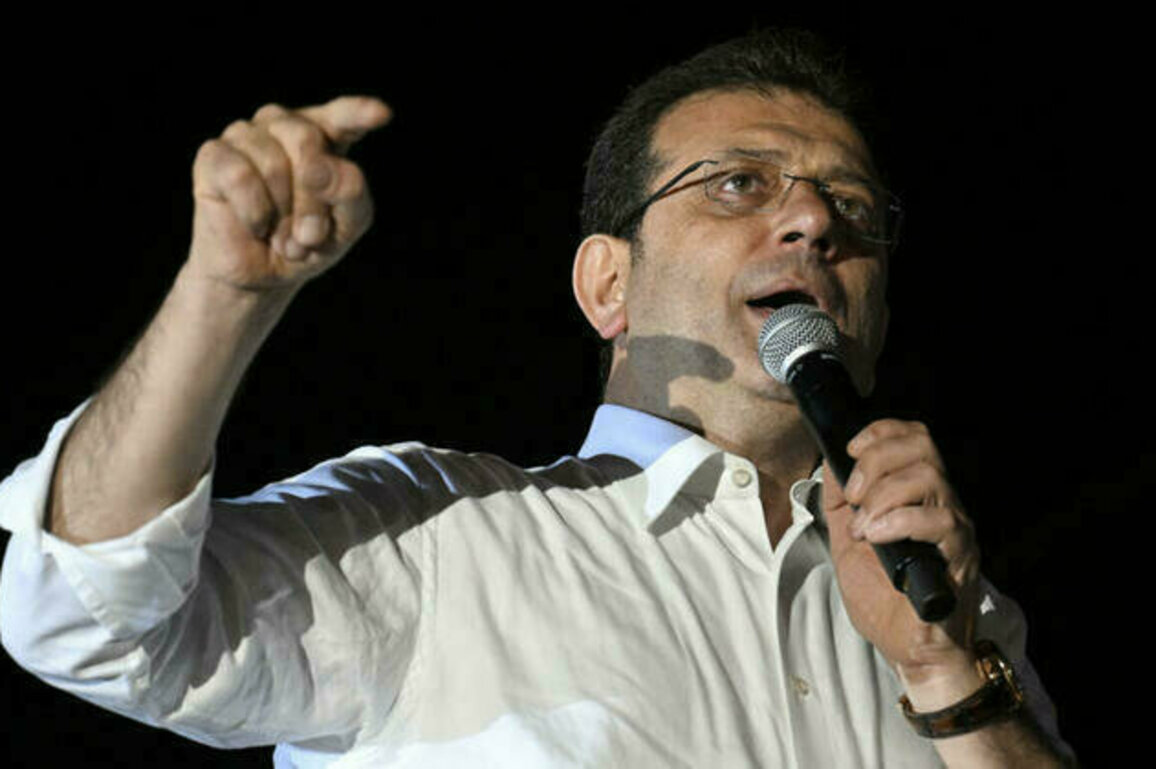 Turkey police detain Istanbul mayor, Erdogan's main rival