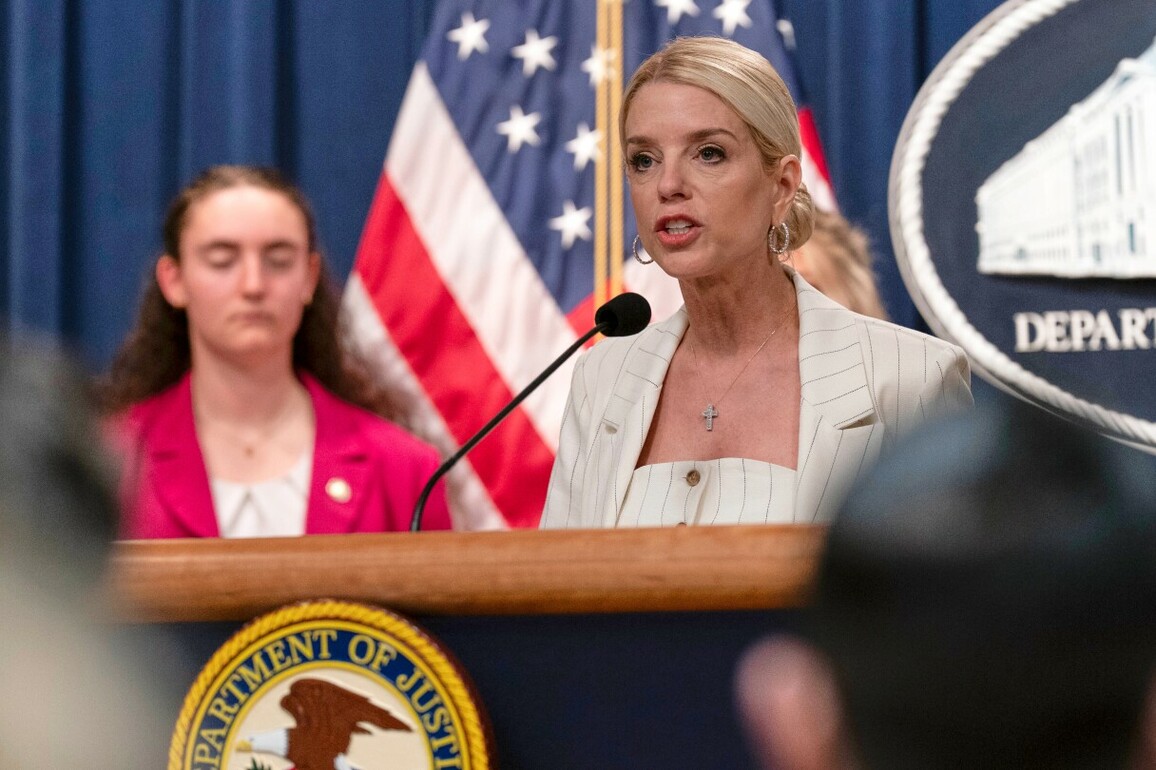 Justice Department brings first terrorism case against alleged high-ranking TdA gang member