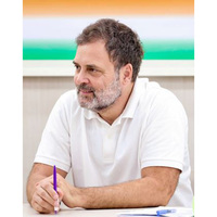 Congress leader Rahul Gandhi pays tribute to 'Mountain Man' Dashrath Manjhi on death anniversary