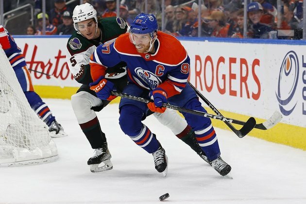 Oilers' Connor McDavid hits 60 with OT goal vs. Coyotes