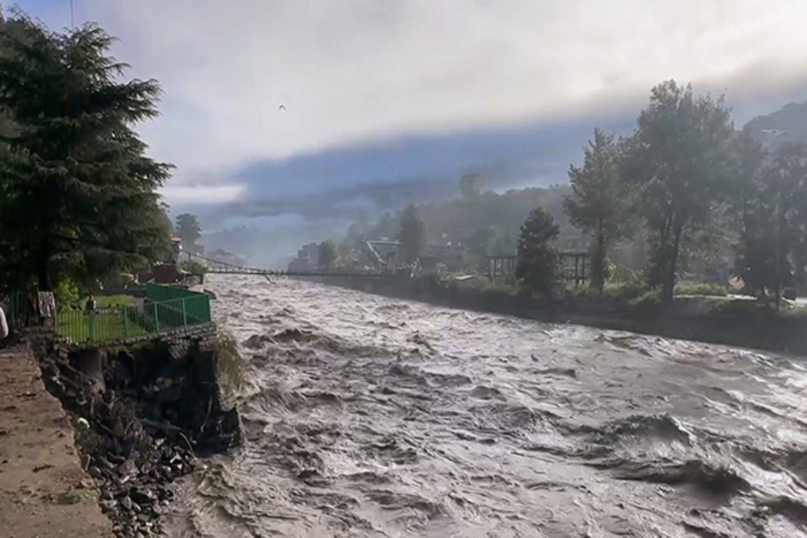 Monsoon toll rises to 312 in Himachal;160 rain-related, 152 in road accidents