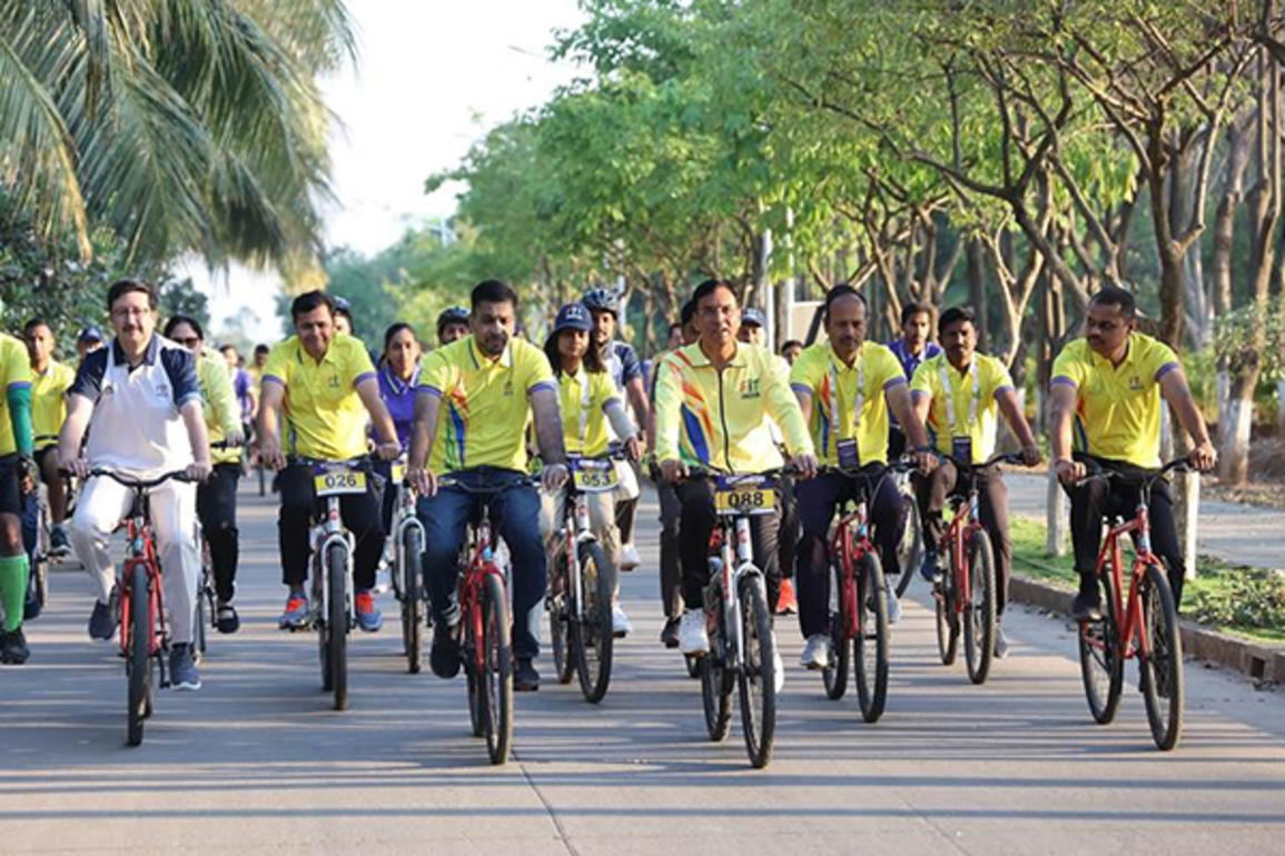 Ministers, athletes join Sports Mnister Mansukh Mandaviya in unique cycle rally organized on International Women's Day