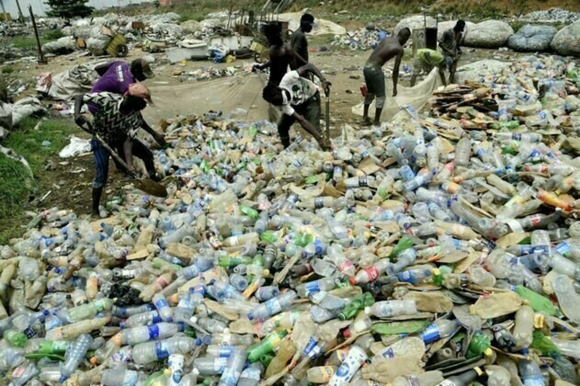 Nigeria's plastic waste could enrich the fashion industry: here's how