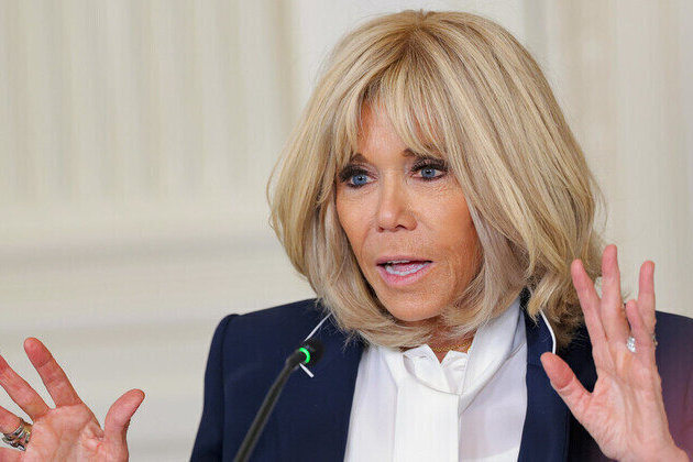 Is it okay to question Brigitte Macron and Michelle Obamas gender