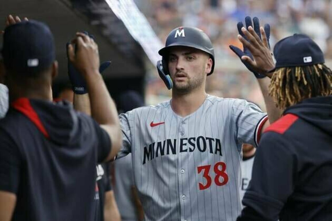 Twins place OF Matt Wallner on paternity list, recall OF Carson McCusker