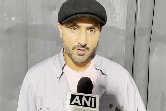 T20 WC: Harbhajan Singh praises Bumrah, Hardik's bowling in thrilling semifinal win for India