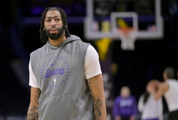 Anthony Davis, Lakers take aim at Celtics