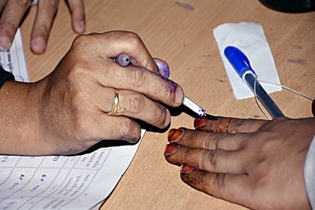 SC seeks Election Commission response to plea challenging deletion of lakhs of names from the voters' lists in AP, Telangana