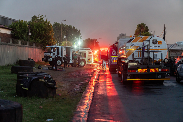 (SpotNews) SOUTH AFRICA-JOHANNESBURG-CHEMICAL FACTORY-FIRE-AFTERMATH