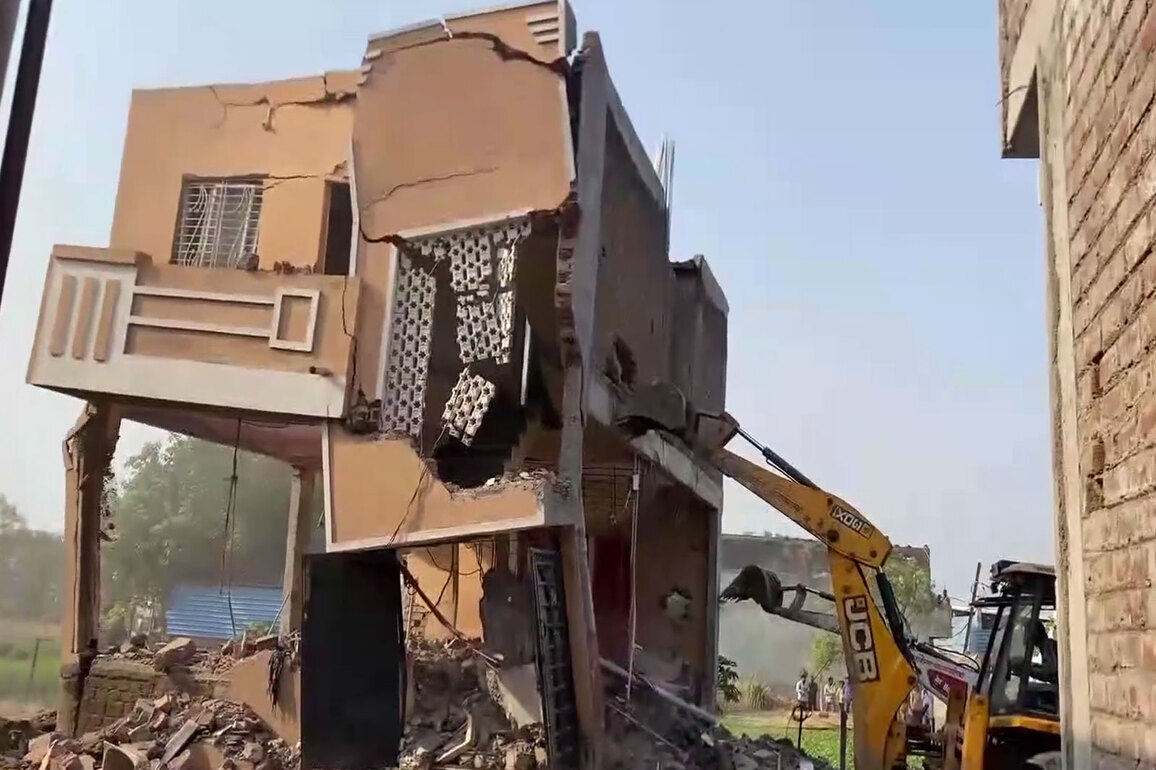 "Not a bulldozer, but the funeral procession of justice was taken out" -- Imtiaz Jaleel fumes over action against Matin Patel, cites court and Constitution