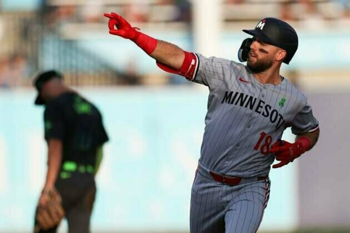 Twins get back on track, end Rays' win streak at six
