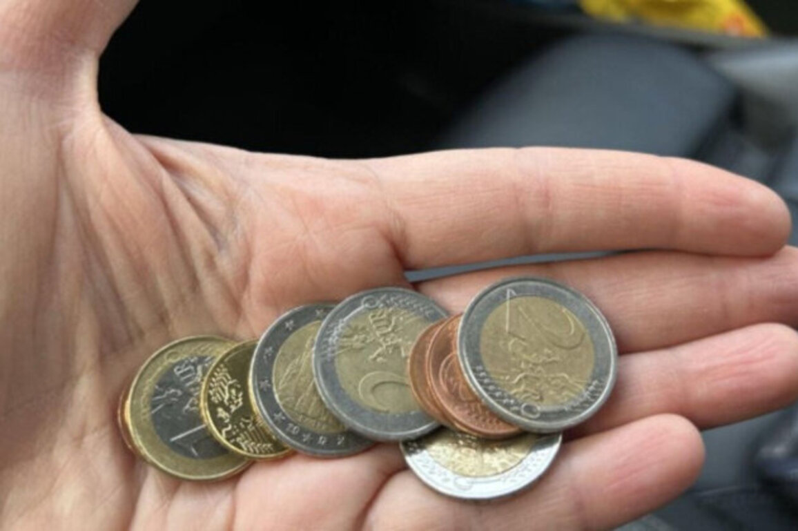 Bulgaria Sets Fines Up to 3,585 for Shops Refusing Euro Change