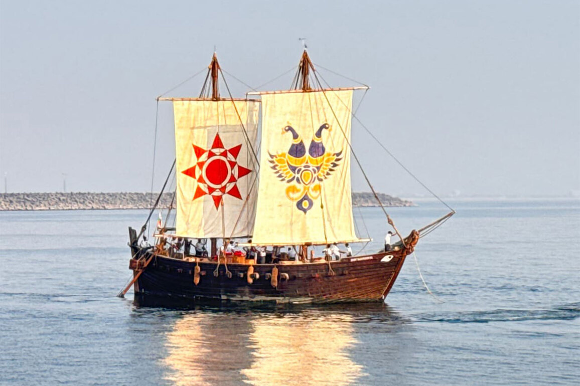INSV Kaundinya embarks on maiden voyage for Muscat from Porbandar