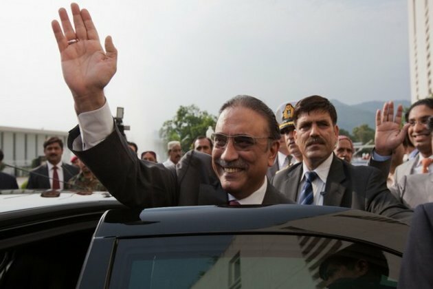 Pakistan: Asif Ali Zardari renews call for charter of economy