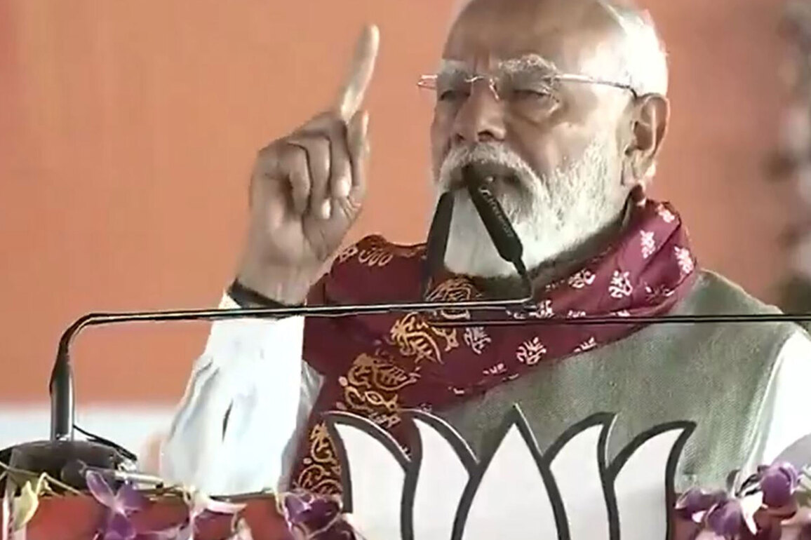 "Every single person wants to end reign of jungle raj": PM Modi targets TMC, urges Bengal voters to back BJP for 'good governance'