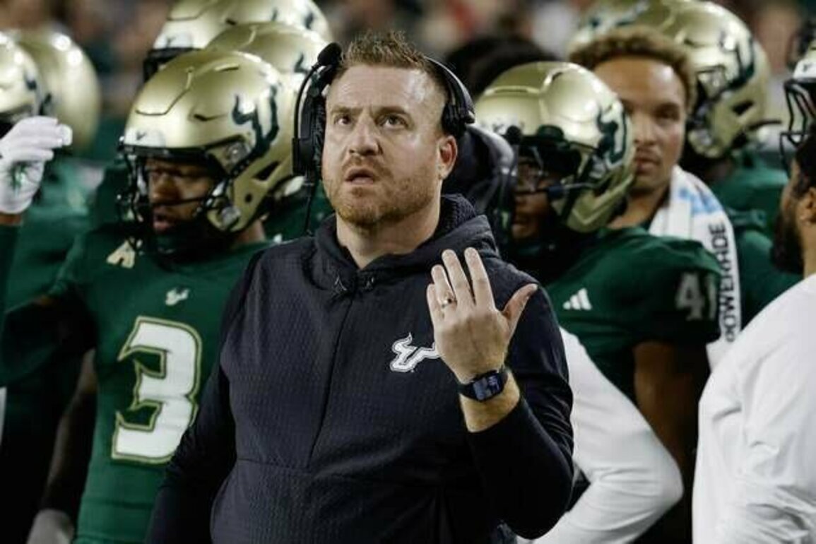 Memphis uncertain who will line up at QB against No. 18 USF