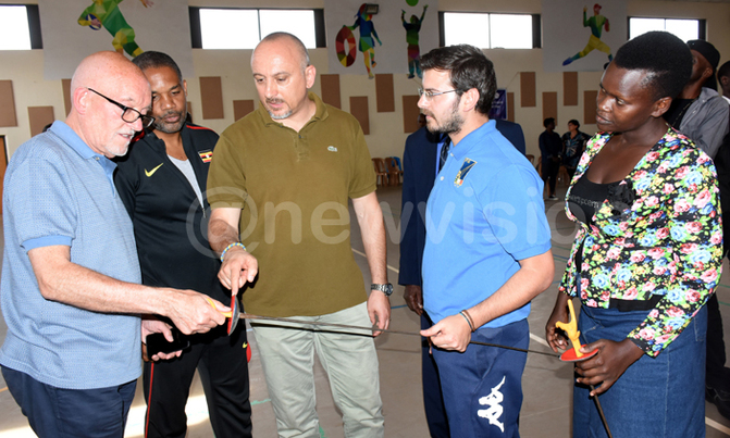 Fencing trainers to take sport to schools Fencing trainers to take sport to schools