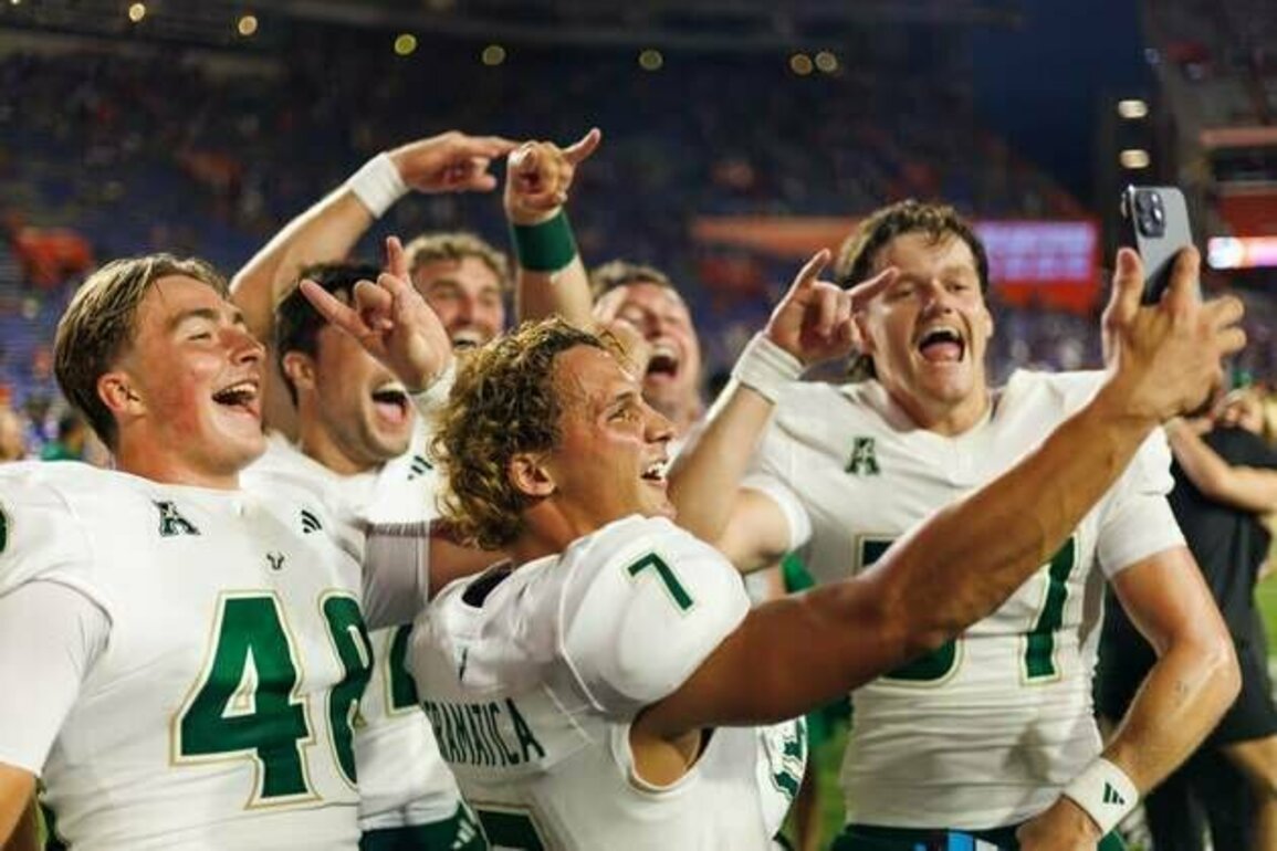 Top 25 roundup: USF stuns No. 13 Florida for 2nd straight top 25 win