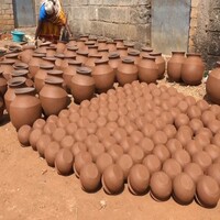 Poovanthi's earthen pot artisans pace up to meet Pongal rush amid soil shortage