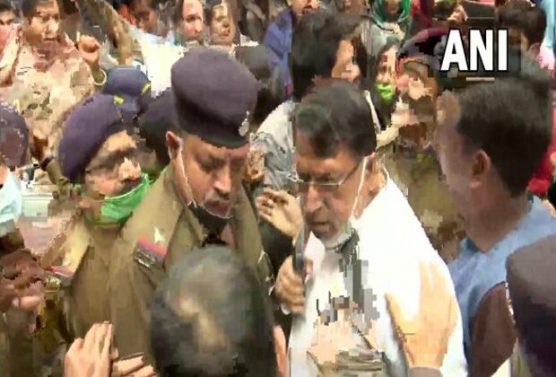 Congress workers stage protest outside Bhopal's Kamla Nehru Hospital where four children died in fire