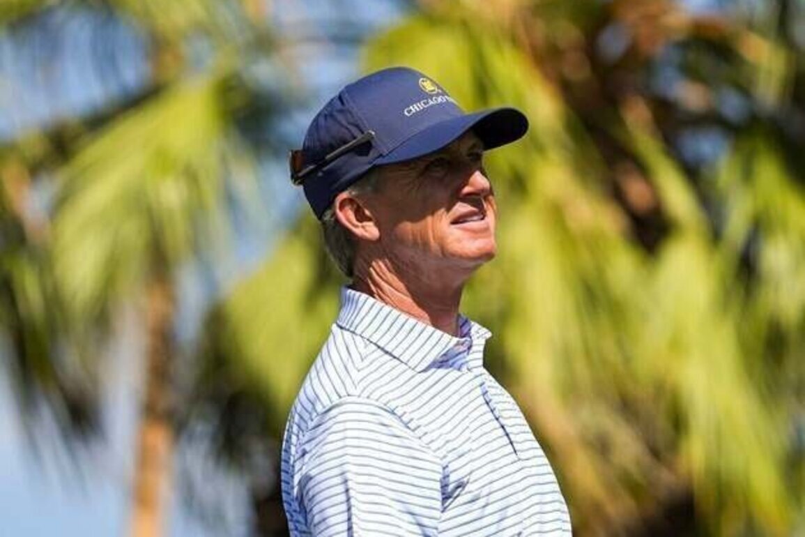 On tough day, David Toms hangs on to win Chubb Classic