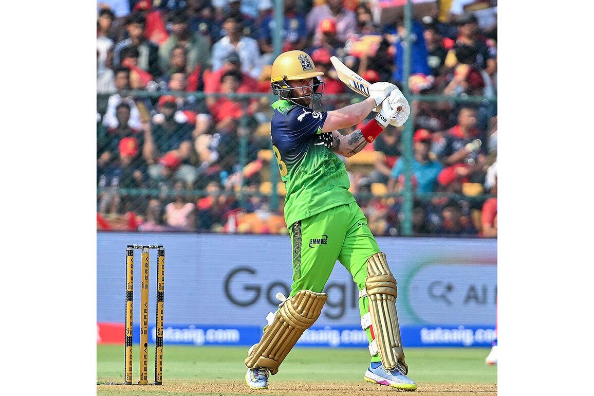 IPL : Phil Salt's half-century powers RCB to 175 against DC in Bengaluru