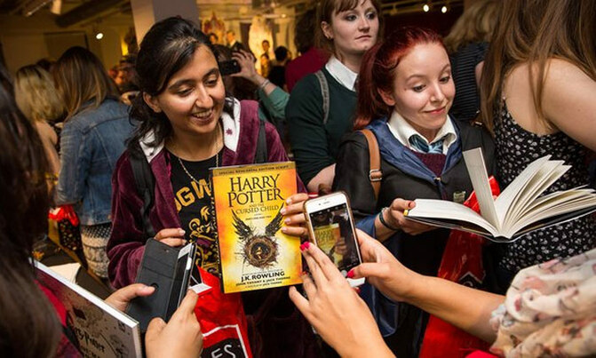 Harry Potter magic hits Asia as fans celebrate new book Harry Potter magic hits Asia as fans celebrate new book