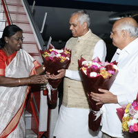 President Droupadi Murmu receives warm welcome at Ahmedabad Airport by Governor, CM and Dy CM