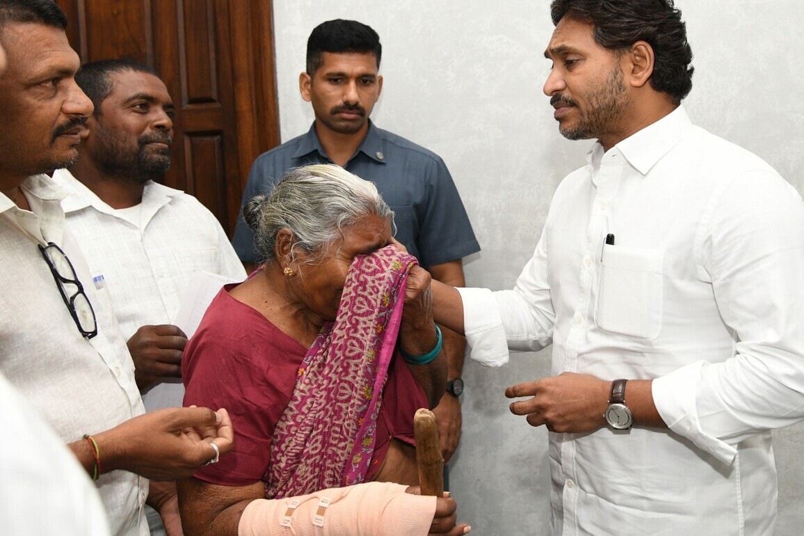 YS Jagan Mohan Reddy assures justice to 90-year-old woman alleging land grab during Amaravati land pooling