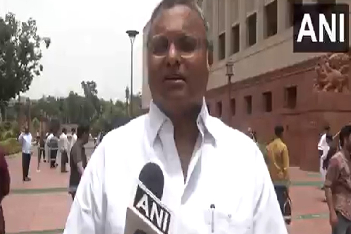 Karti Chidambaram calls out EC over its conduct amid allegations of "vote theft"