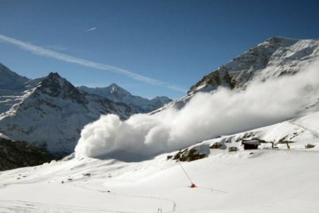Trekkers go missing after avalanche hit Annapurna circuit in Nepal
