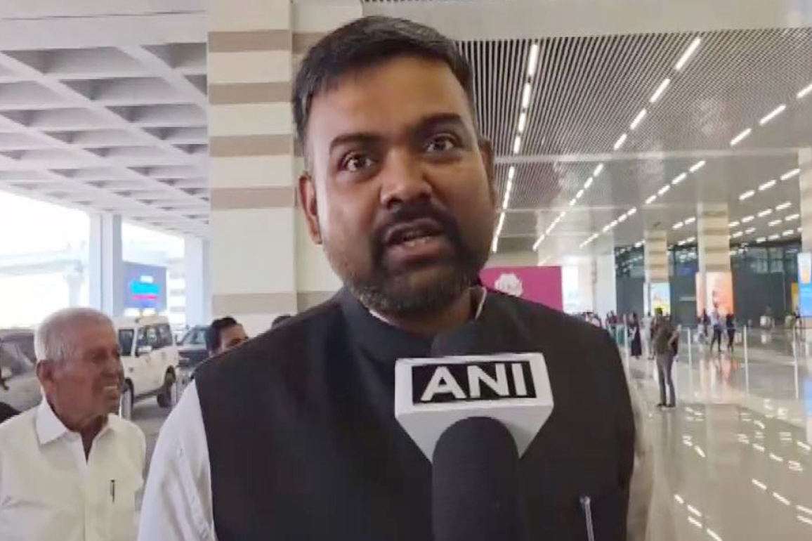 "Mahagathbandhan on verge of major split": BJP leader Guru Prakash Paswan