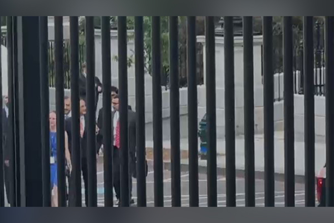 Pak Army Chief arrives at White House to meet President Donald Trump