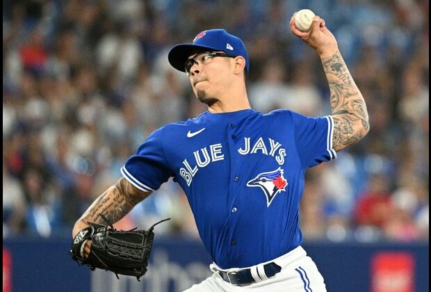 Yankees sign LHP Anthony Banda