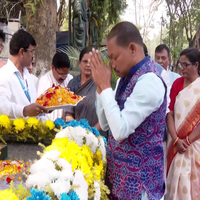 Odisha: CM Majhi pays floral tribute to Rama Devi Choudhury on her 125th birth anniversary