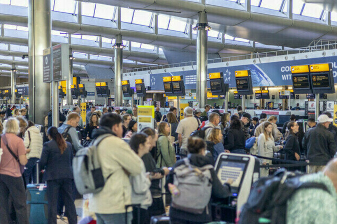 Major European airports hit by hackers  media