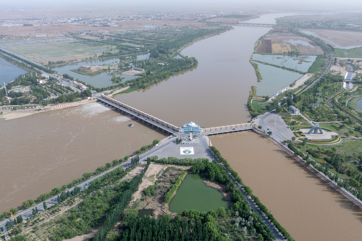 (FlyOverChina)CHINA-INNER MONGOLIA-HETAO IRRIGATION AREA-AERIAL VIEW (CN)
