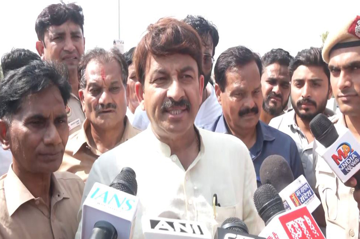 Manoj Tiwari attacks AAP, Congress, calls them "dangerous drug" for public