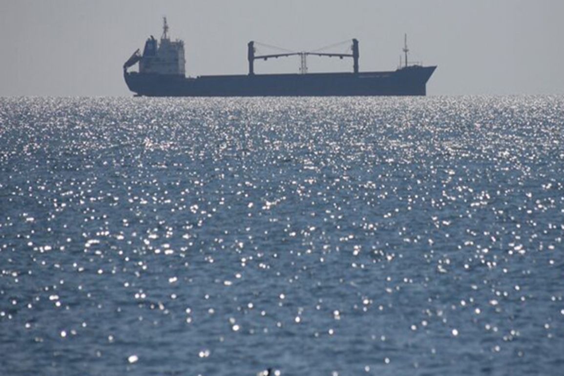 Venezuela sends troops to Colombia border with US ships to combat drug cartels