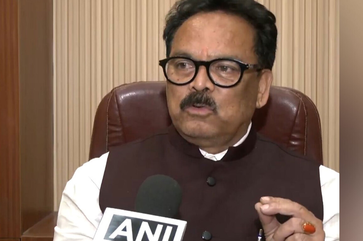 "Afraid of those who ask questions": Congress' Sukhdeo Bhagat slams Centre amid Naravane book row
