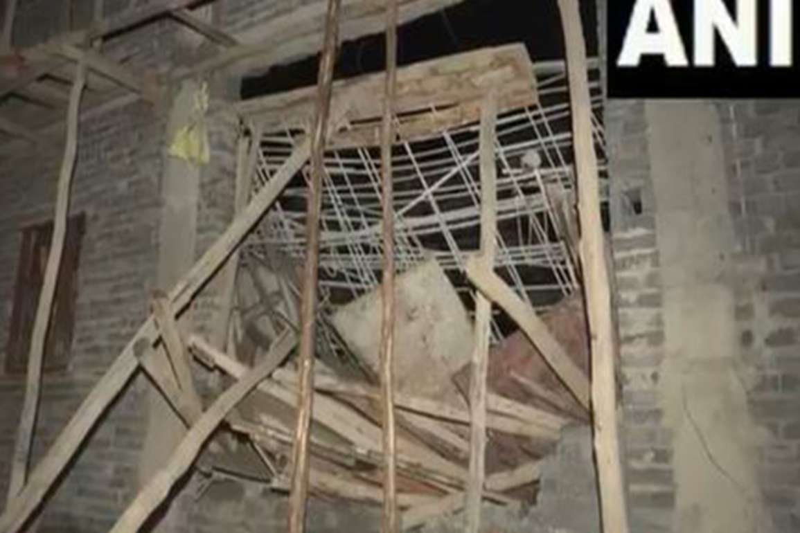 Delhi: Lintel collapse at under-construction house in Swaroop Nagar, rescue operations underway