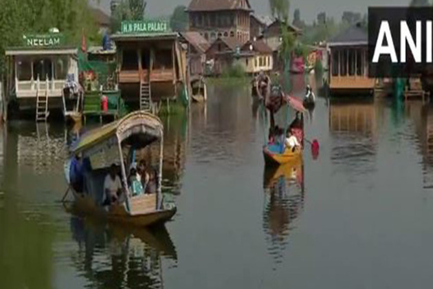Tourists call Kashmir 'heaven on earth', praise safety and hospitality during Dal Lake visits