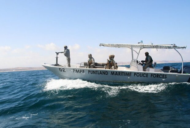 Pirates hijack cargo ship near Somalia