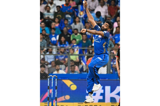 "Bumrah seems to be trying too many extra things": Gavaskar points out MI pacer's poor run with the ball in IPL 2026
