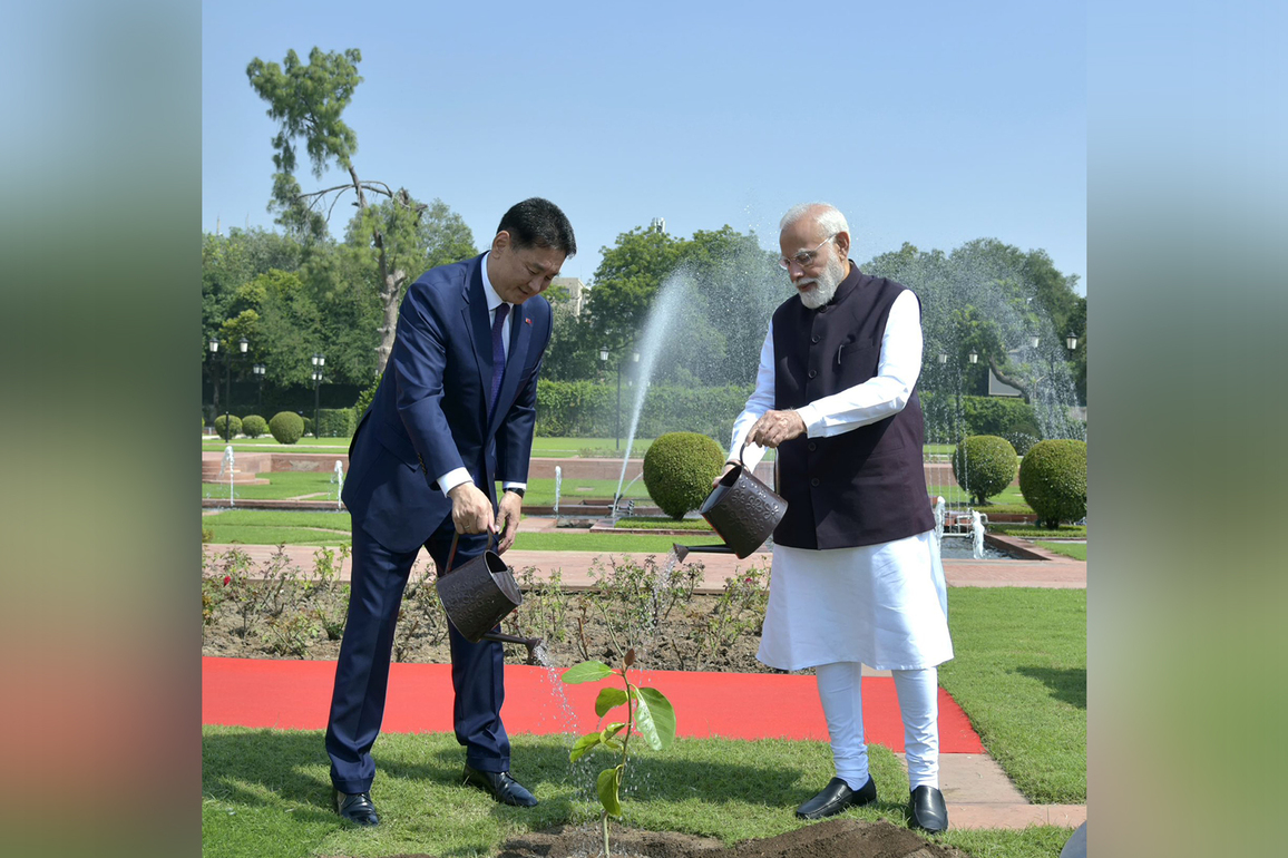 PM Modi, Mongolian President plant saplings under 'Ek Ped Maa Ke Naam' initiative