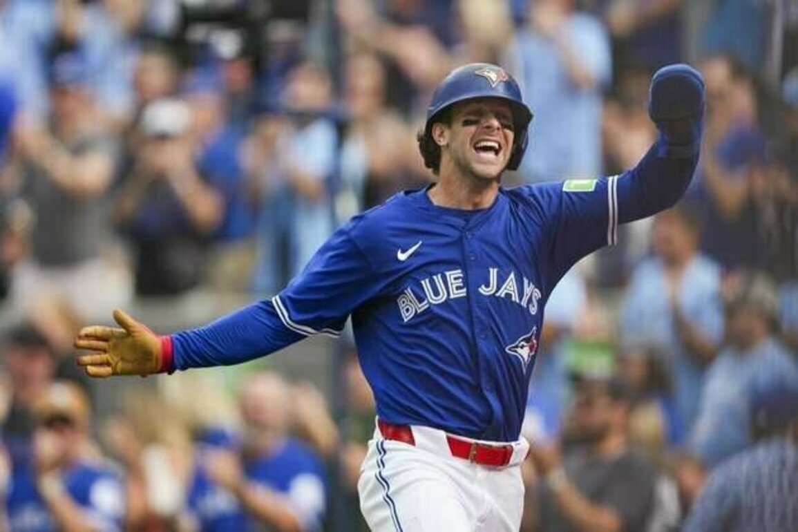 Blue Jays push AL East crown to final day with win over Rays