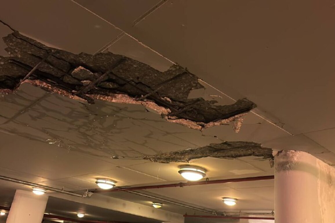 Photo Flash | Residential building of U.S. consul in Israel hit by Iranian missile's fragment -- media