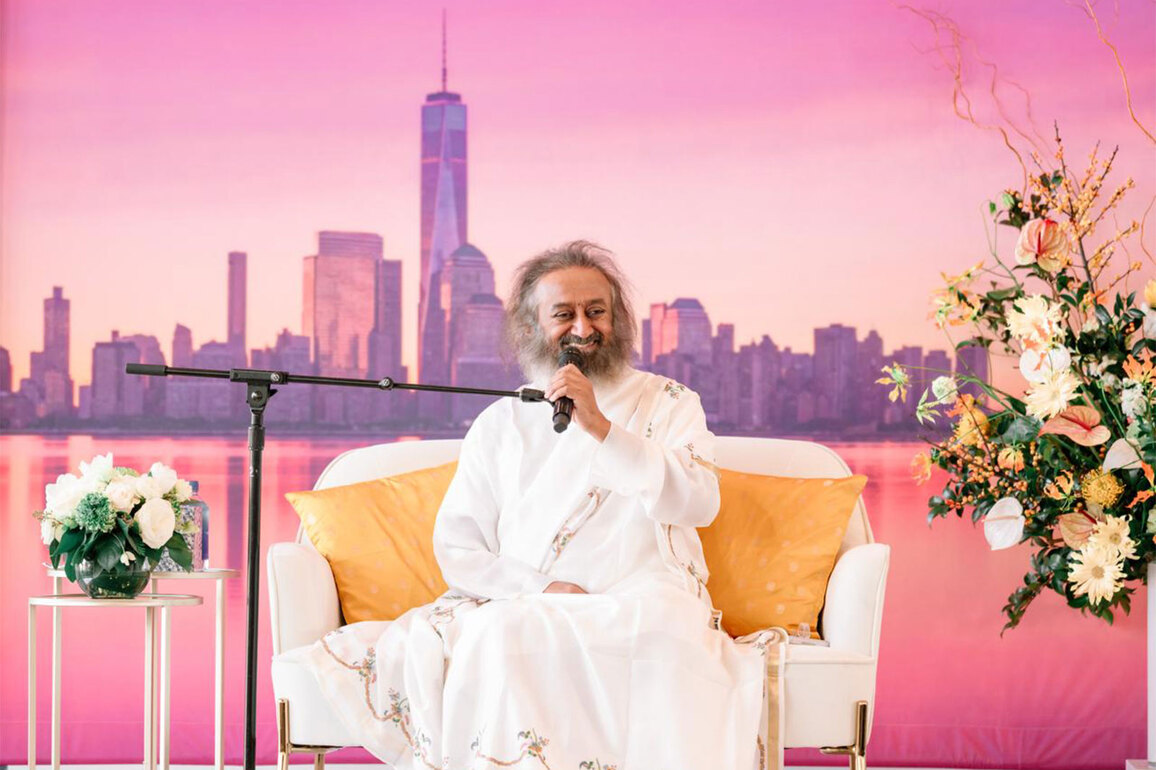 Sri Sri Ravi Shankar leads 12.1 million people from 150 countries for world's largest collective meditation